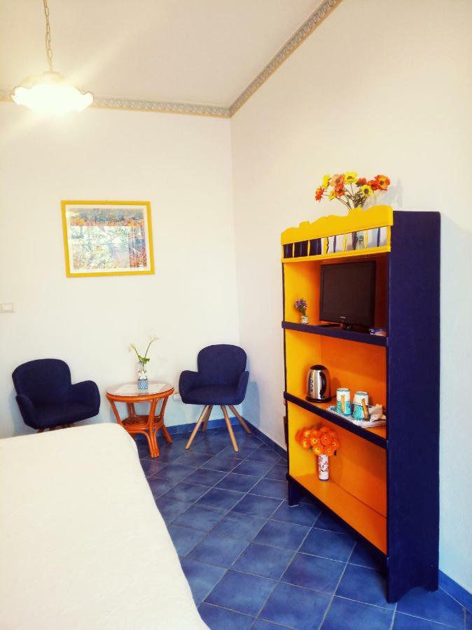 B&B La Casa Del Gelso Acquafredda Luaran gambar